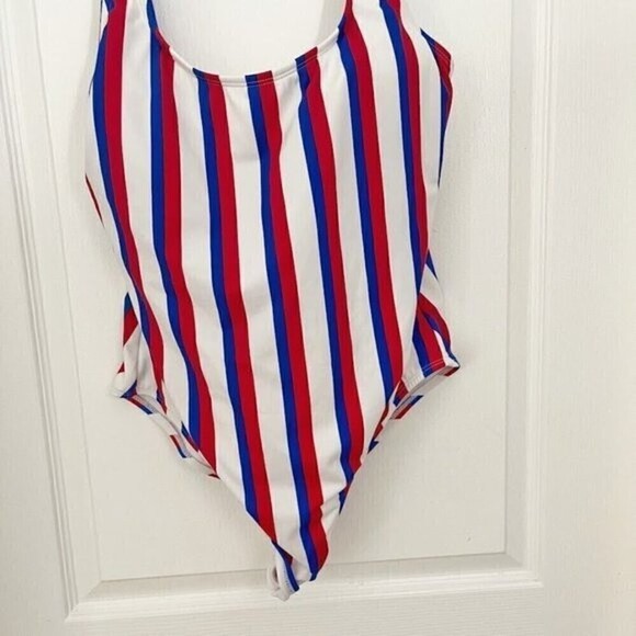 No Boundaries Patriotic One Piece Stripes Adjustable Strap High Leg Swimsuit - Picture 4 of 10